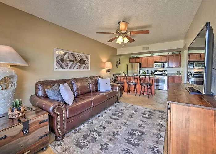 South W/ Pool Access - Walk To Shops! * Sedona