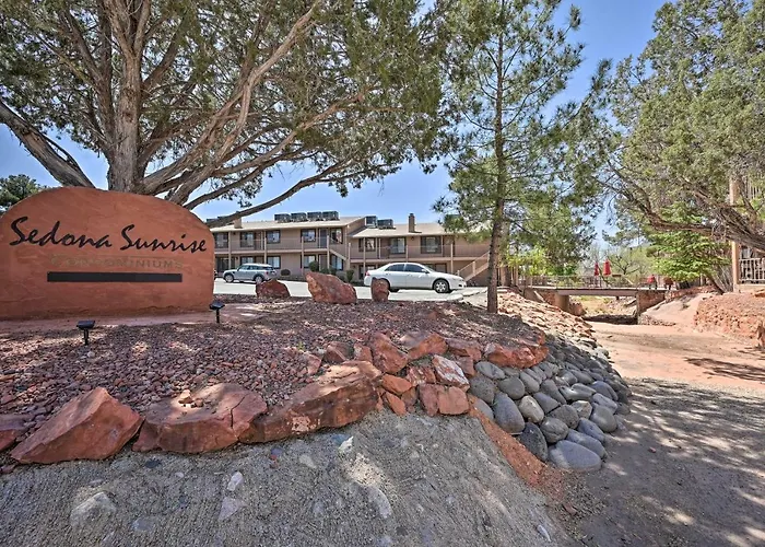 South W/ Pool Access - Walk To Shops! Holiday home