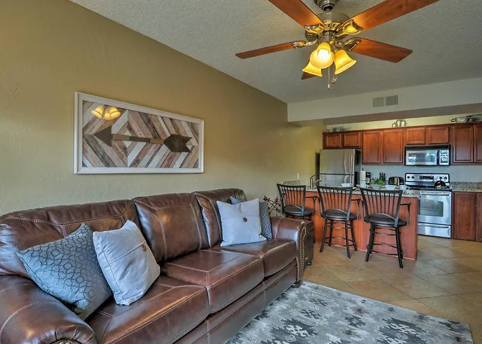 South W/ Pool Access - Walk To Shops! Holiday home Sedona