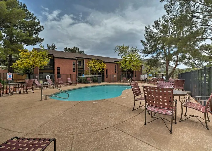 South W/ Pool Access - Walk To Shops! * Sedona